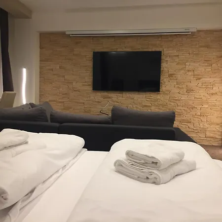 住宿加早餐酒店 Vulkan Wellness Panzio 佩奇